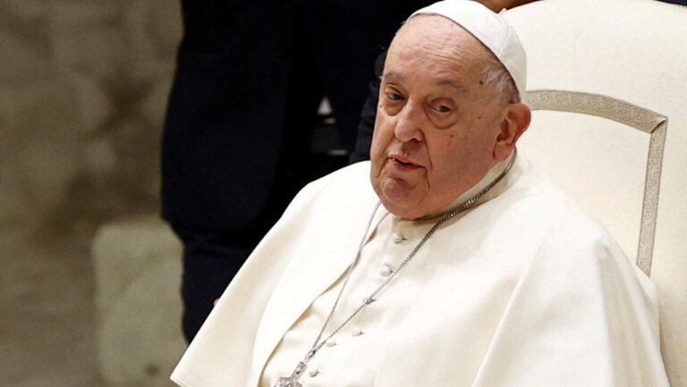 El Papa Francisco es Diagnosticado con Neumonía Bilateral