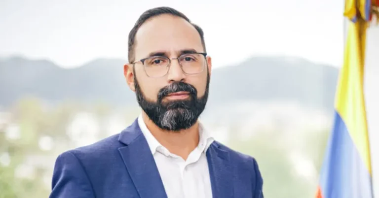 El presidente Gustavo Petro le aceptó la renuncia al ministro de Minas, Andrés Camacho